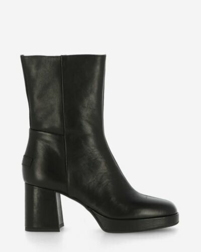 Ankle boot platform sole smooth leather black