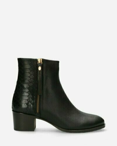 Ankle boot soft grain leather black